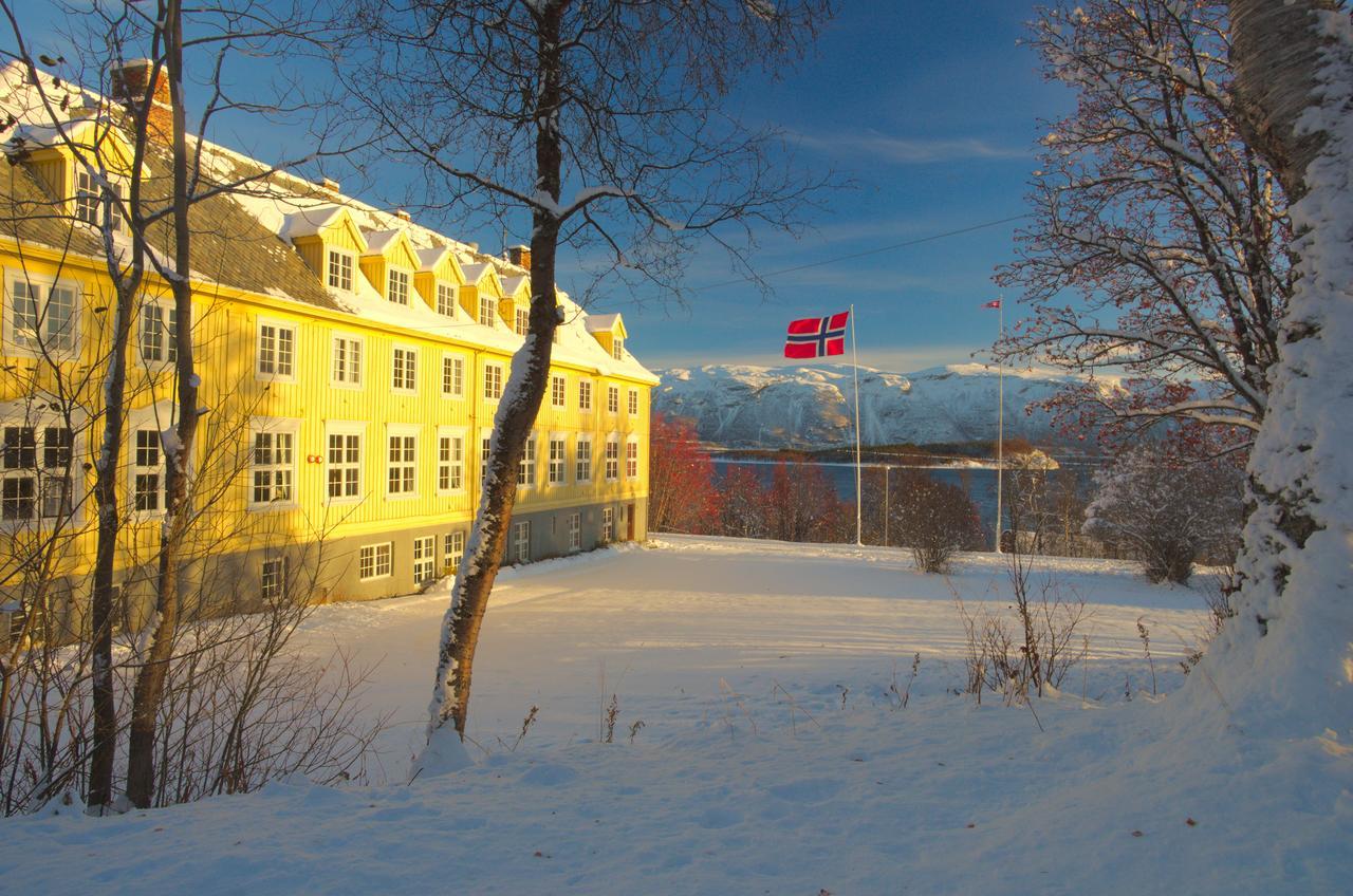 Solhov, Castle Of The Lyngen Alps Hotel Lyngseidet Exterior photo