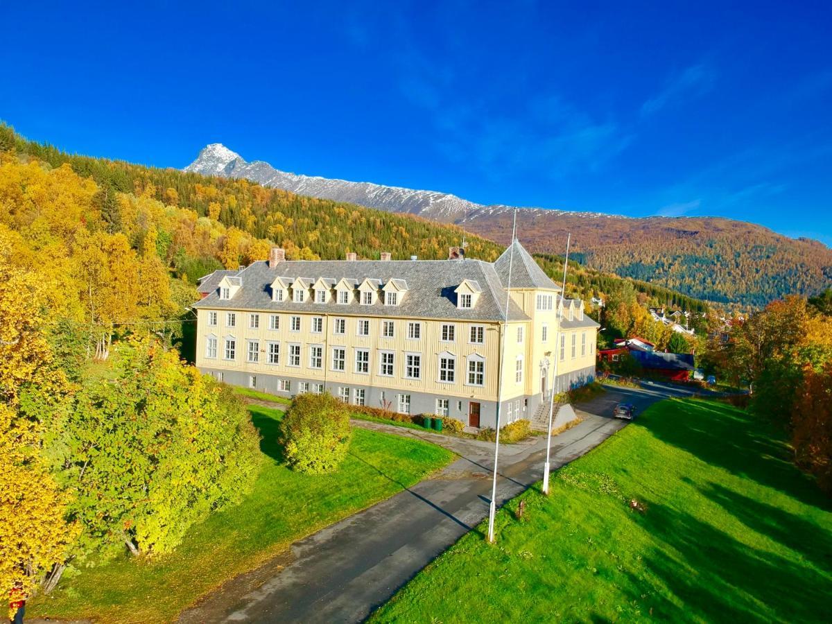 Solhov, Castle Of The Lyngen Alps Hotel Lyngseidet Exterior photo